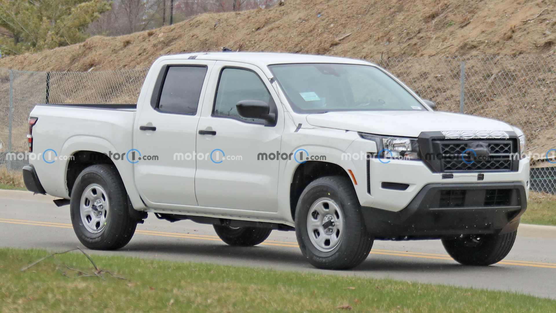 Nissan Frontier S Caught On Camera Showing Its Base Model Attire