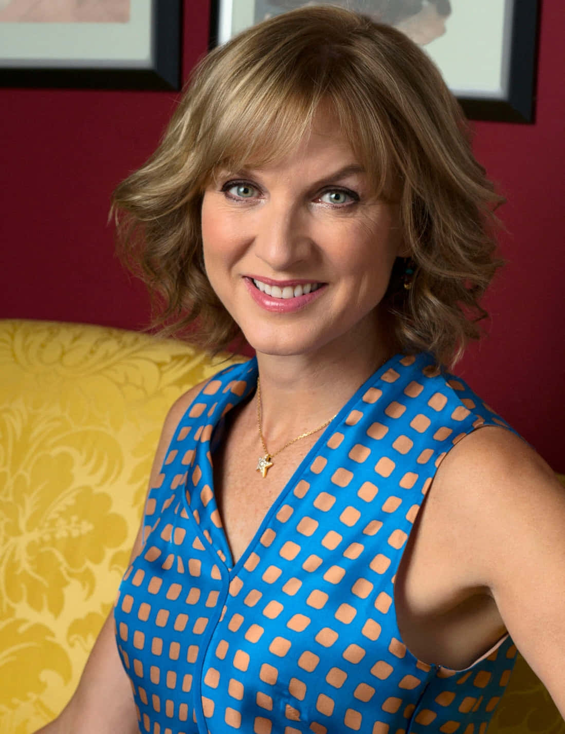 Fiona Bruce Renowned British Journalist And Television Presenter Wallpaper