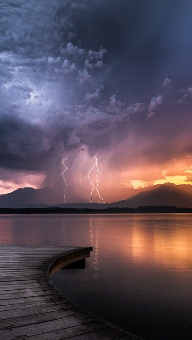 Lightning Wallpaper For iPhone Pro Max X