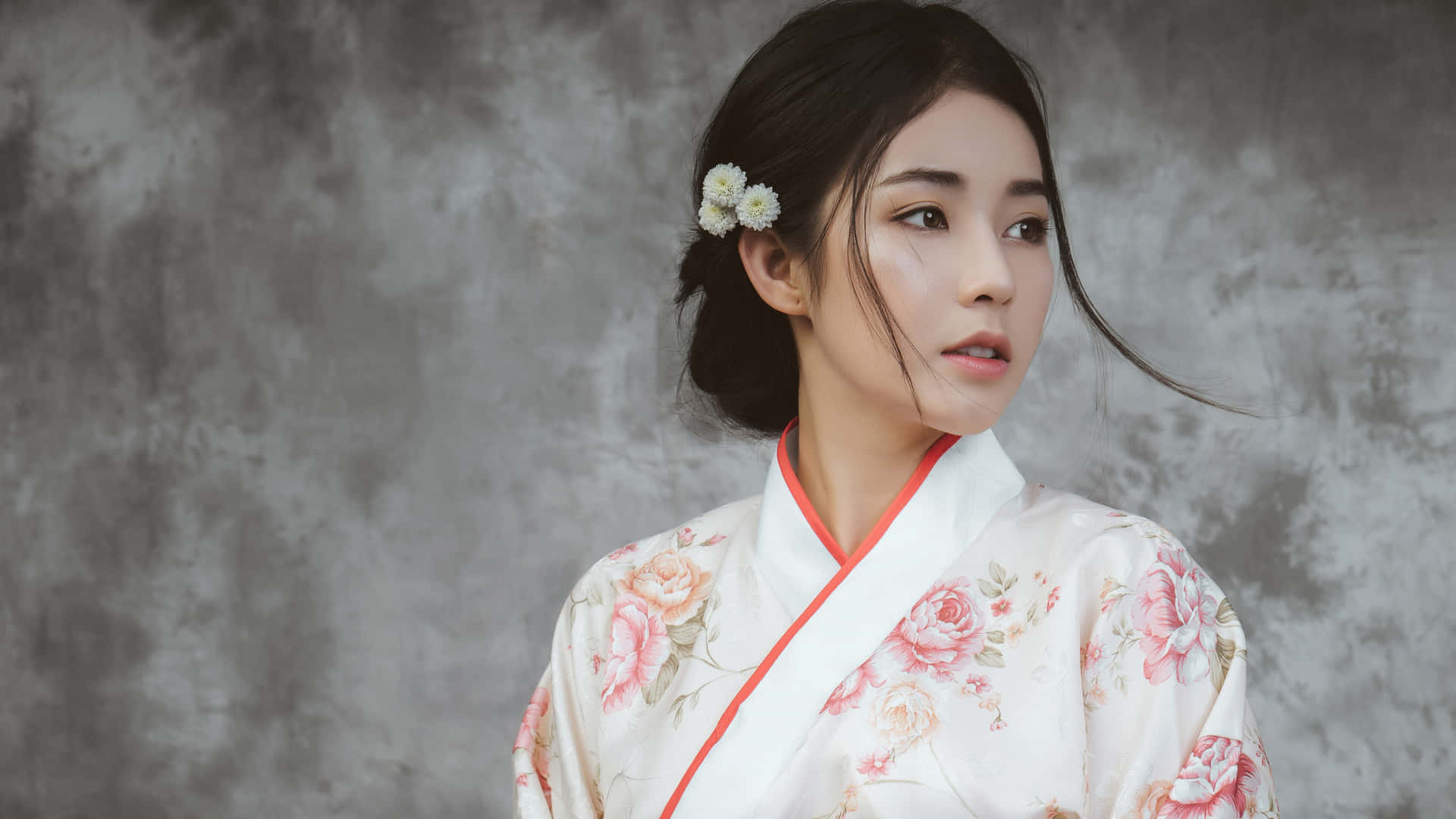 Japanese Women Wallpaper