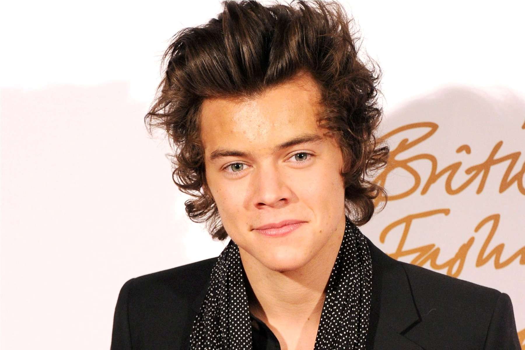 Harry Styles HD Pictures AMBWallpapers