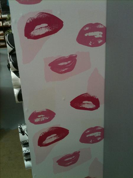 Hot Lips Pink Wallpaper Girls Bedroom