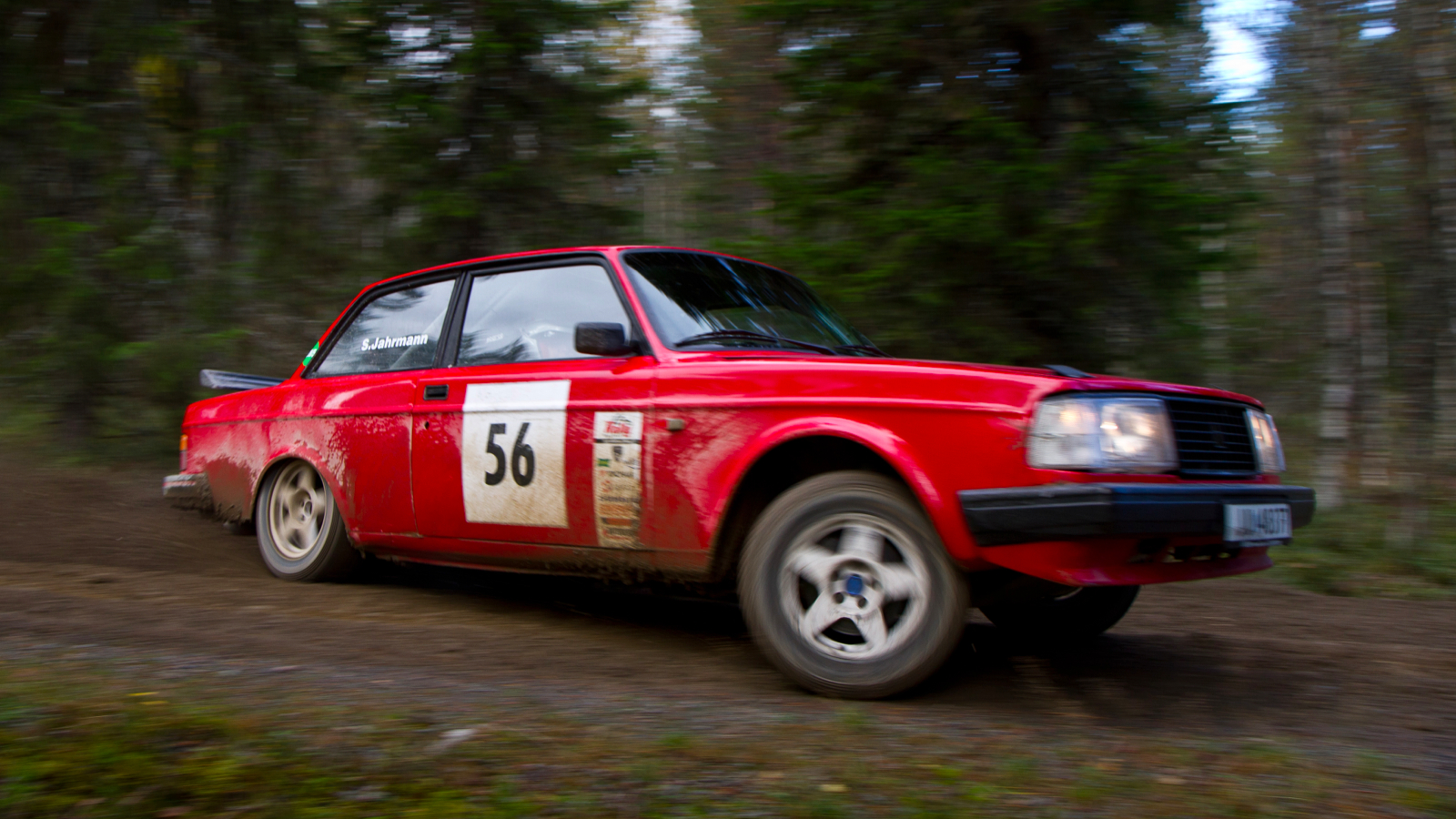 Your Ridiculously Awesome Rally Volvo Wallpaper Is Here