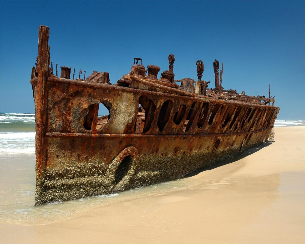 Ship Wrecks Wallpaper Rusty Wreck