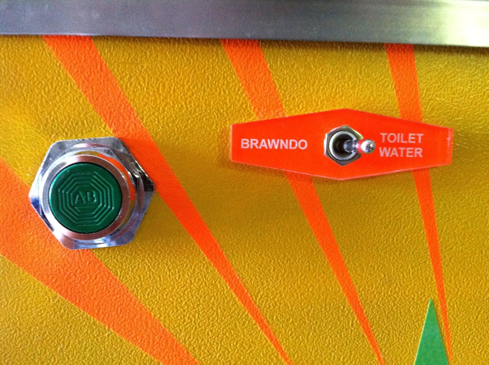 Two Guys Create Brawndo Drinking Fountain From Idiocracy The