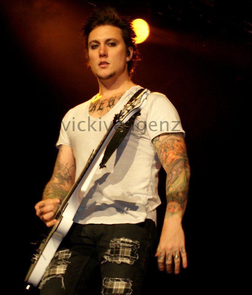 Synyster Gates 2016 Wallpapers 827x967