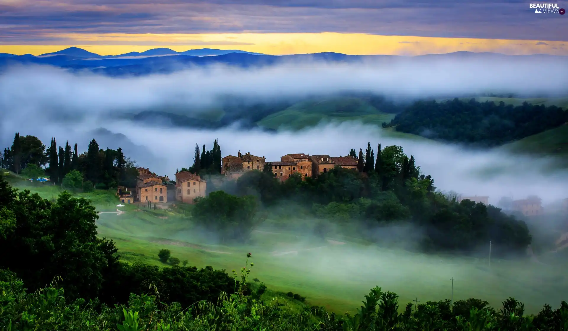Sunrise Buildings Italy Fog Tuscany Wallpaper