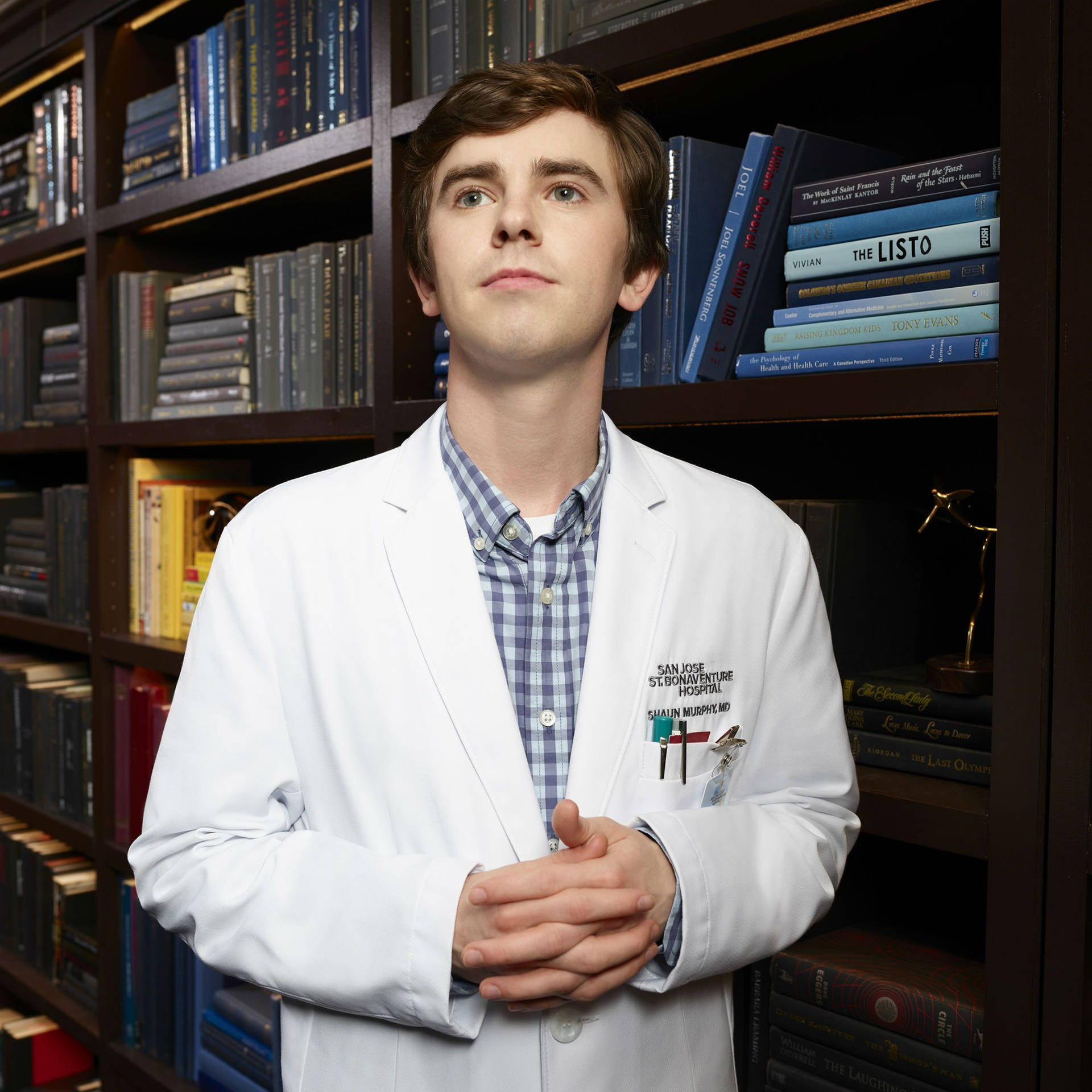 Freddie Highmore As Dr Wallpaper