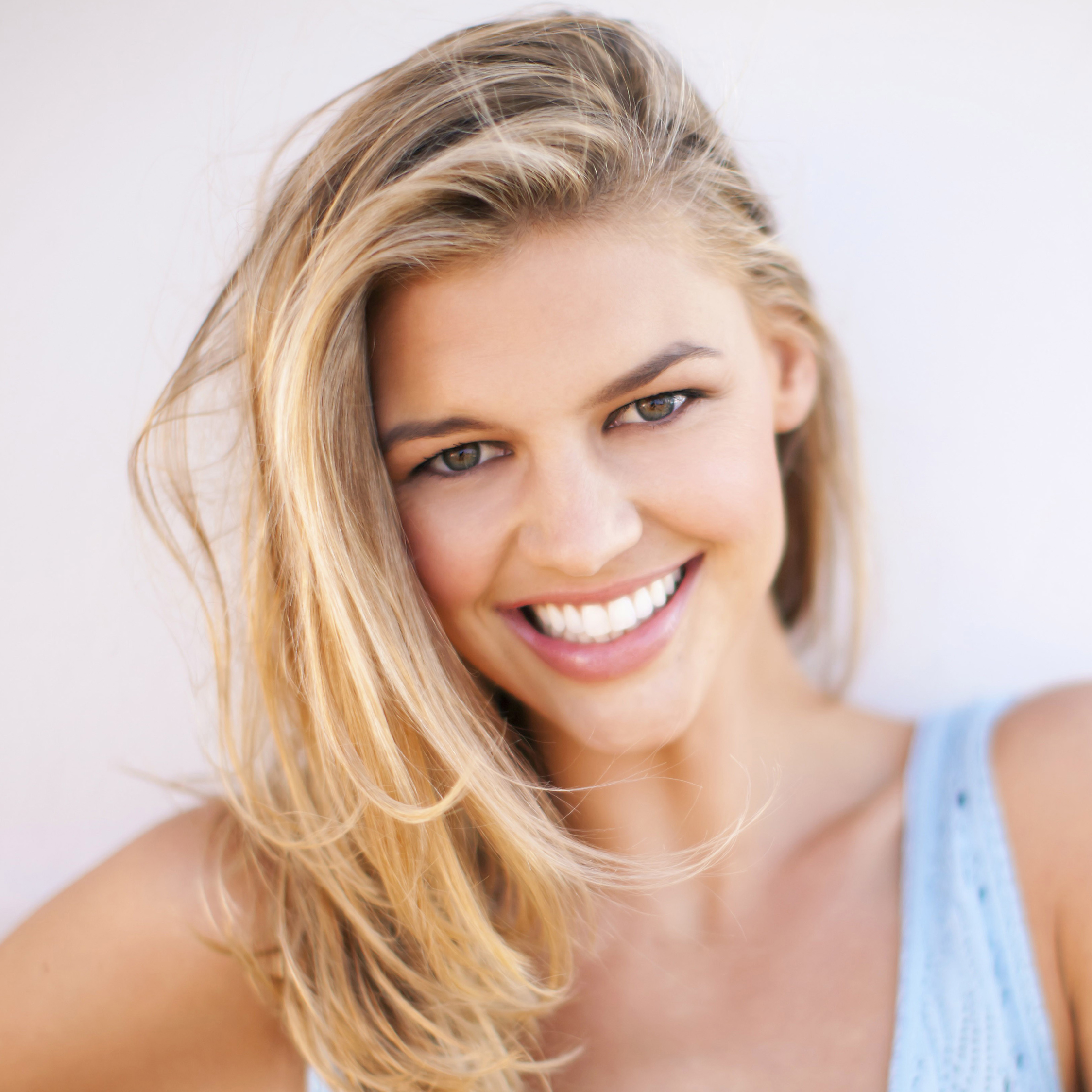 Kelly Rohrbach Smiling HD 4K Wallpaper