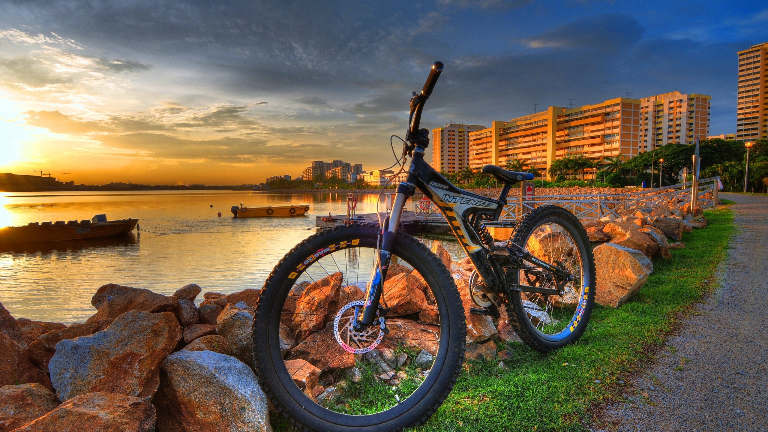 Beautiful Mountain Bike HD Wallpaper For Top Desktop Background