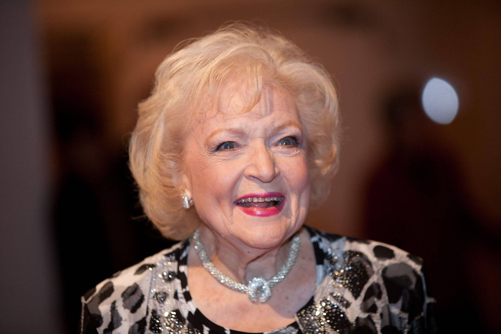 Betty White American Humor Event Wallpaper