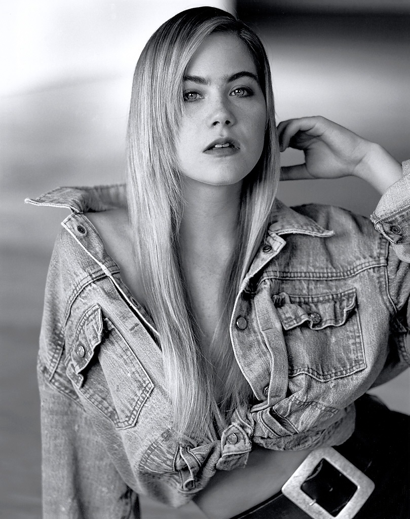 Model Christina Applegate Wallpaper