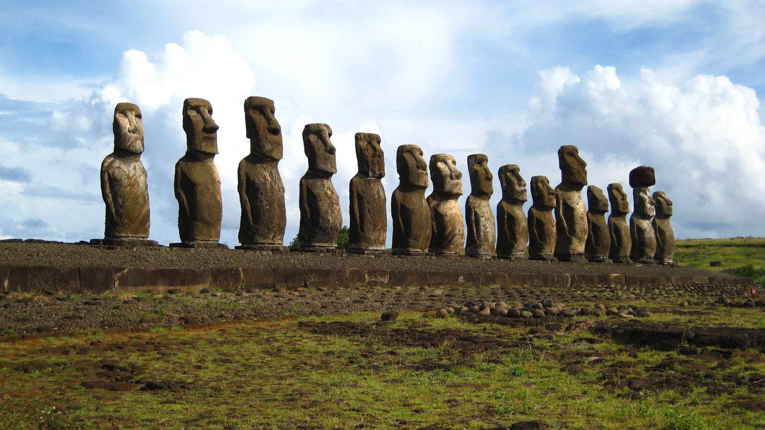 Moai Wallpaper
