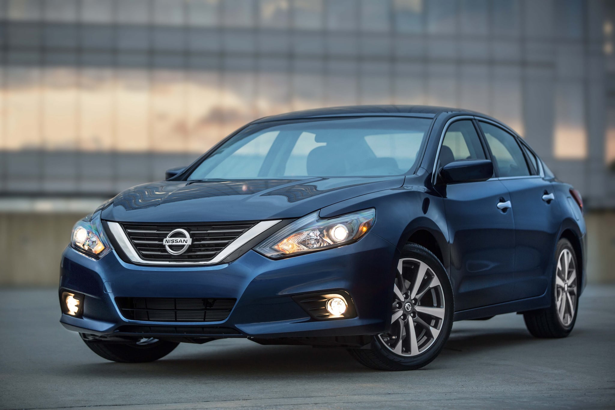 Nissan Altima Wallpaper HD Pictures