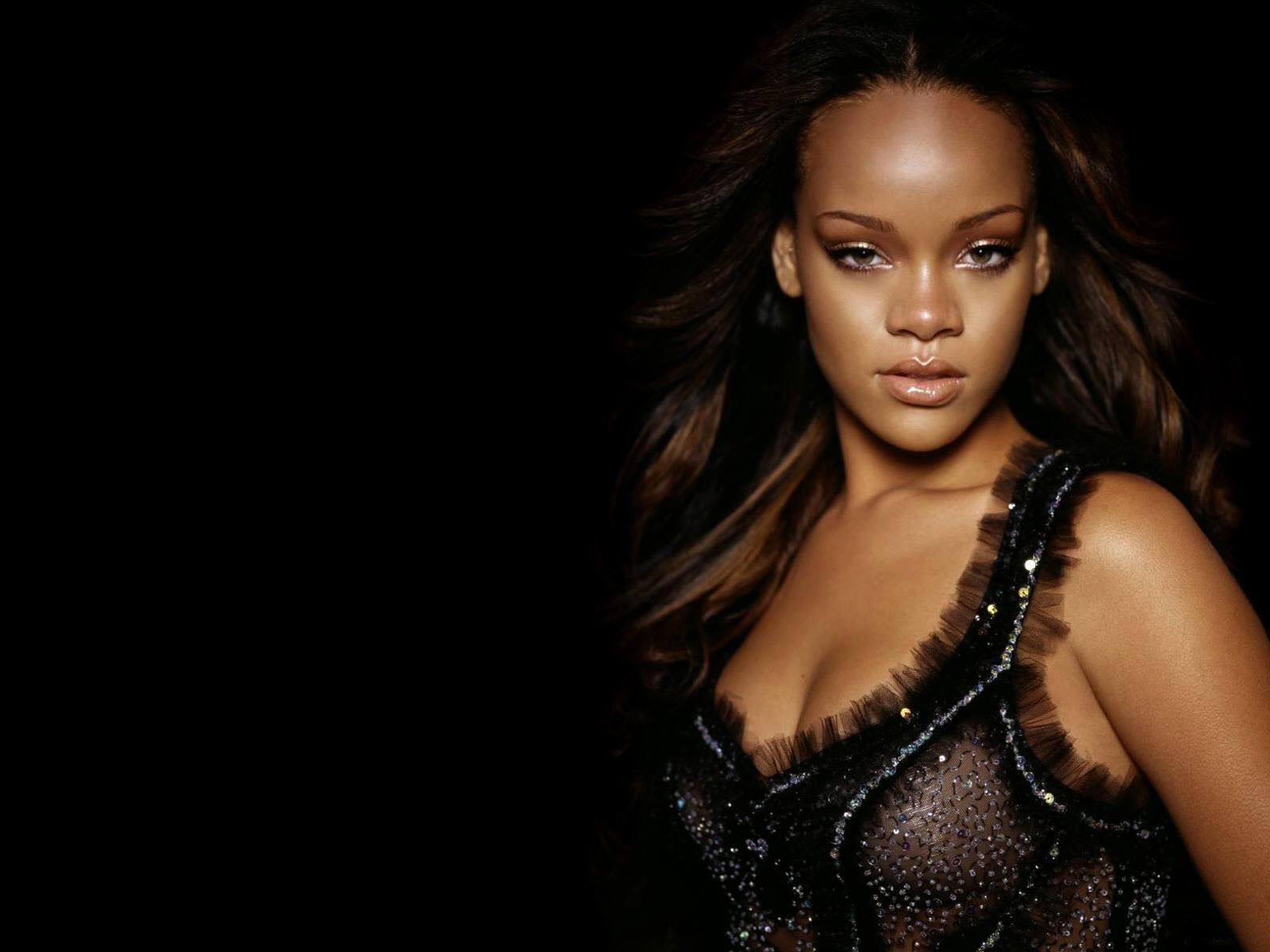 Apple Wallpaper Rihanna Sexy Celebrity Pictures On Mac Background