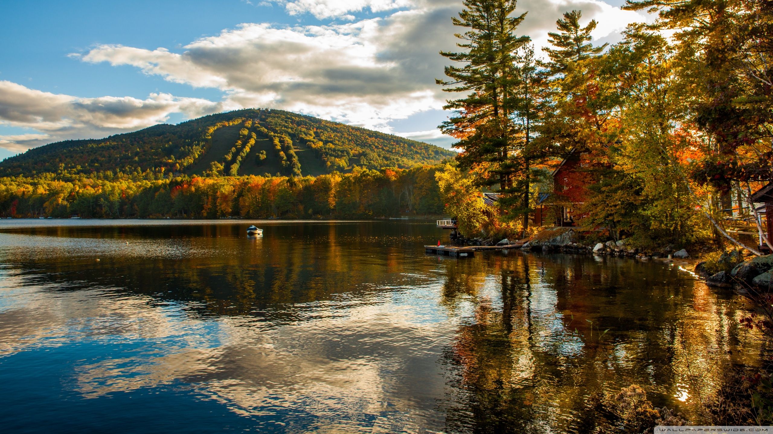 New England Wallpaper Top Background