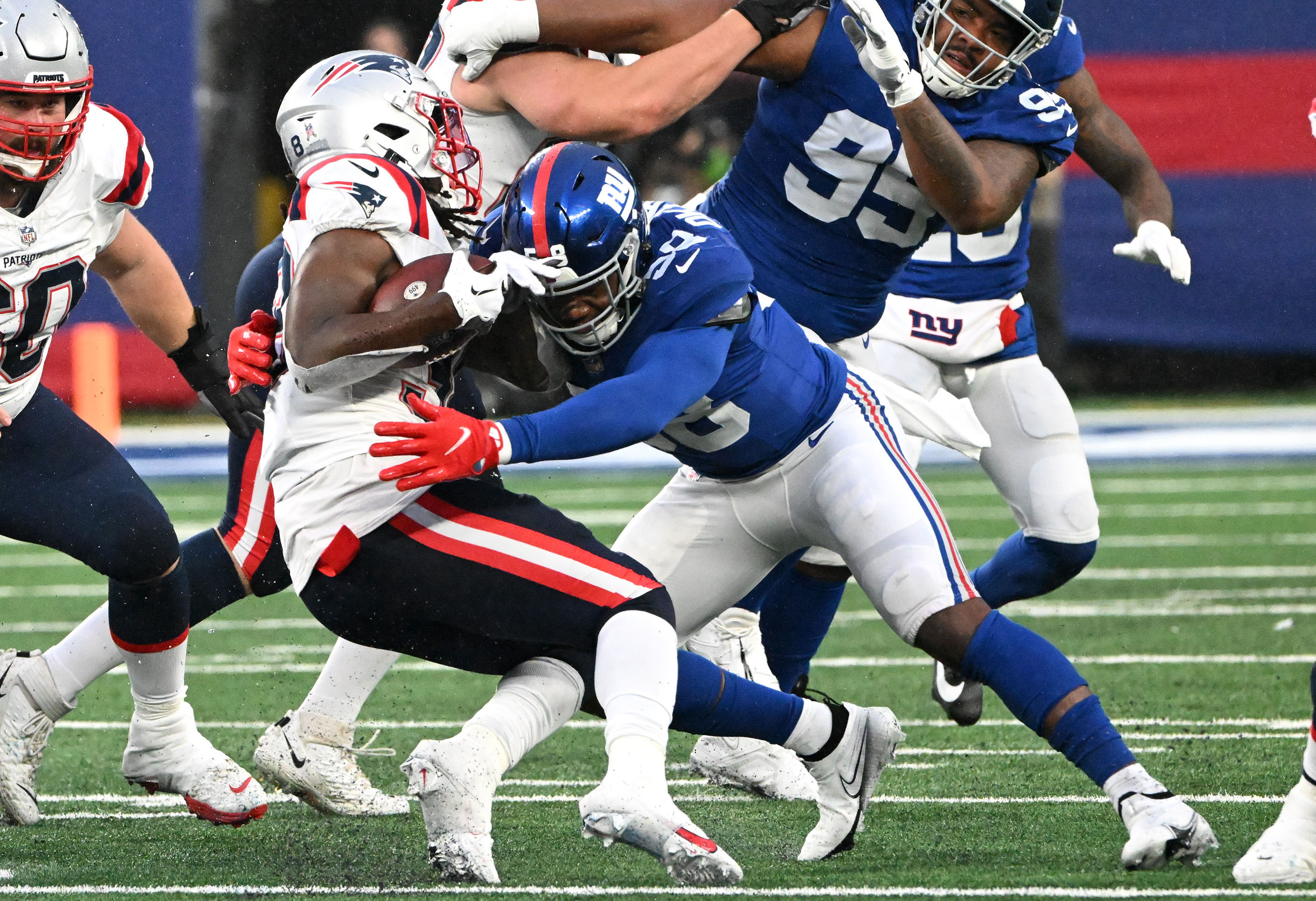 Bobby Okereke Has Been A Rare Giants Agent To Shine Wallpaper