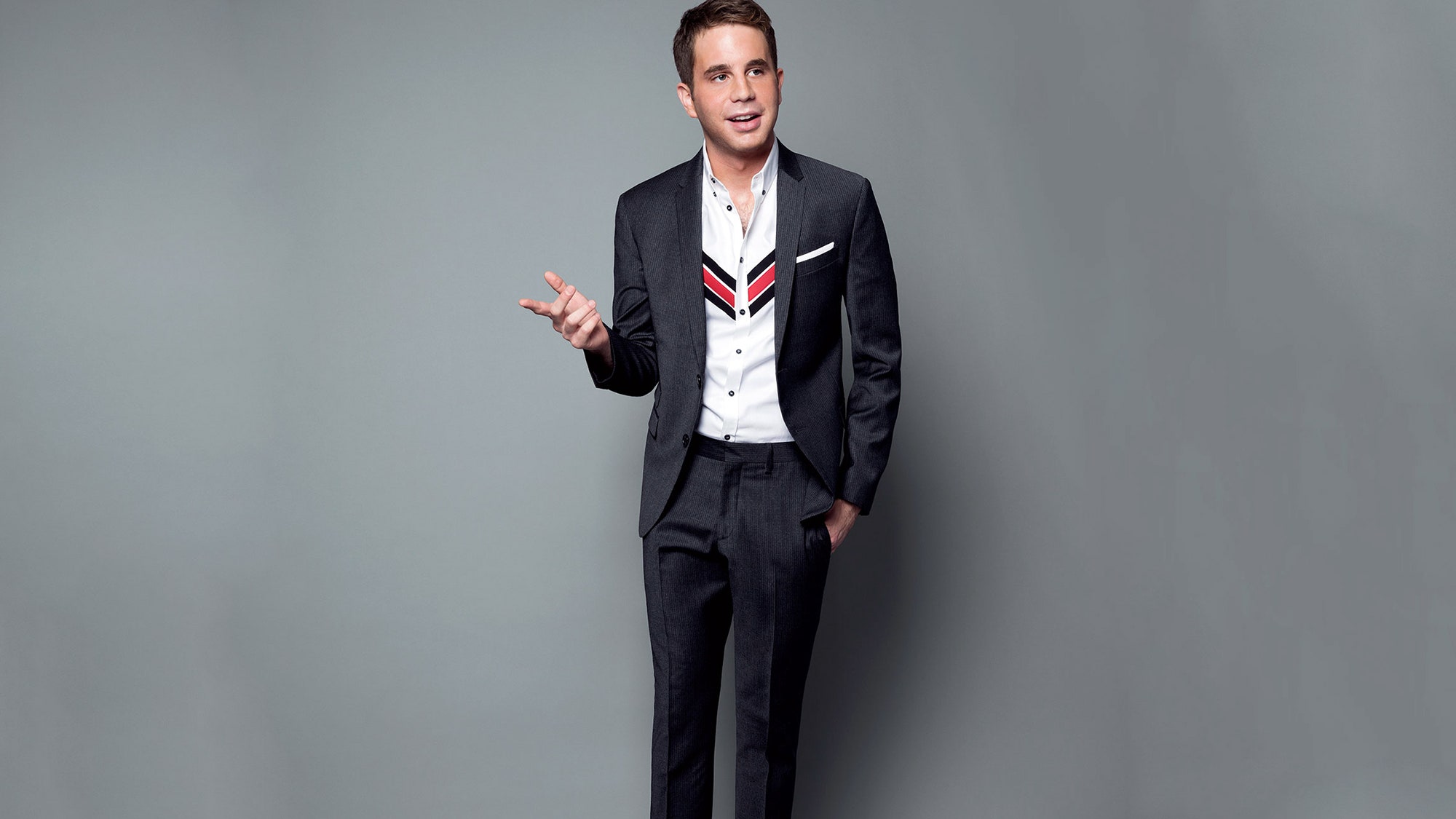 Elegant Man In Suit HD Wallpaper