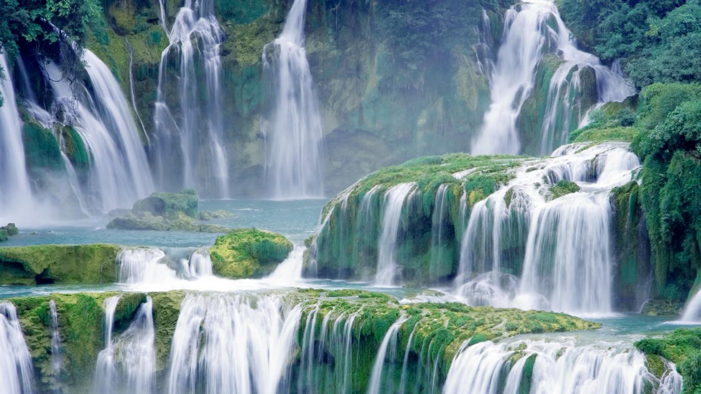 Natural Waterfall Wallpaper