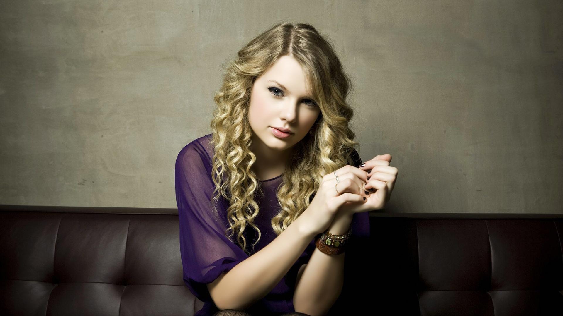 Taylor Swift HD Wallpaper