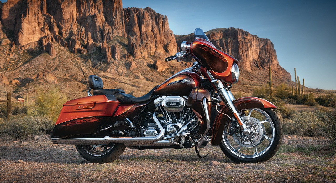 Harley Davidson Street Glide HD Wallpaper