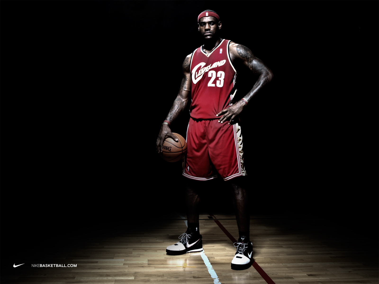 Lebron James Standing Nike Ad Wallpaper Le Site De La Sneaker