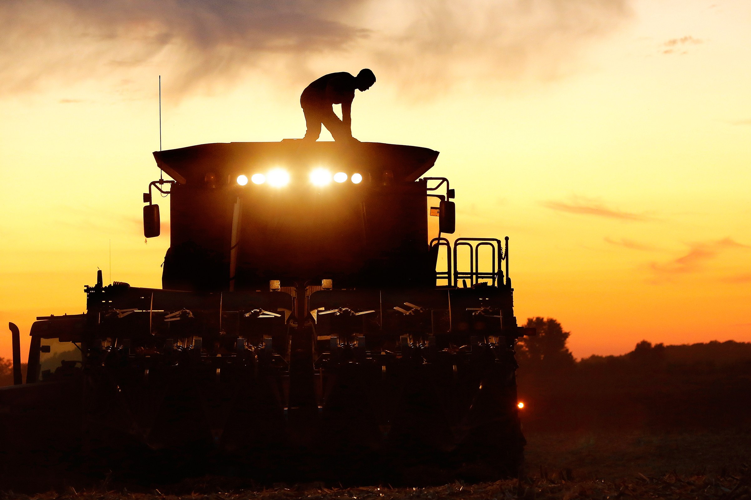 New High Tech Farm Equipment Is A Nightmare For Farmers Wired