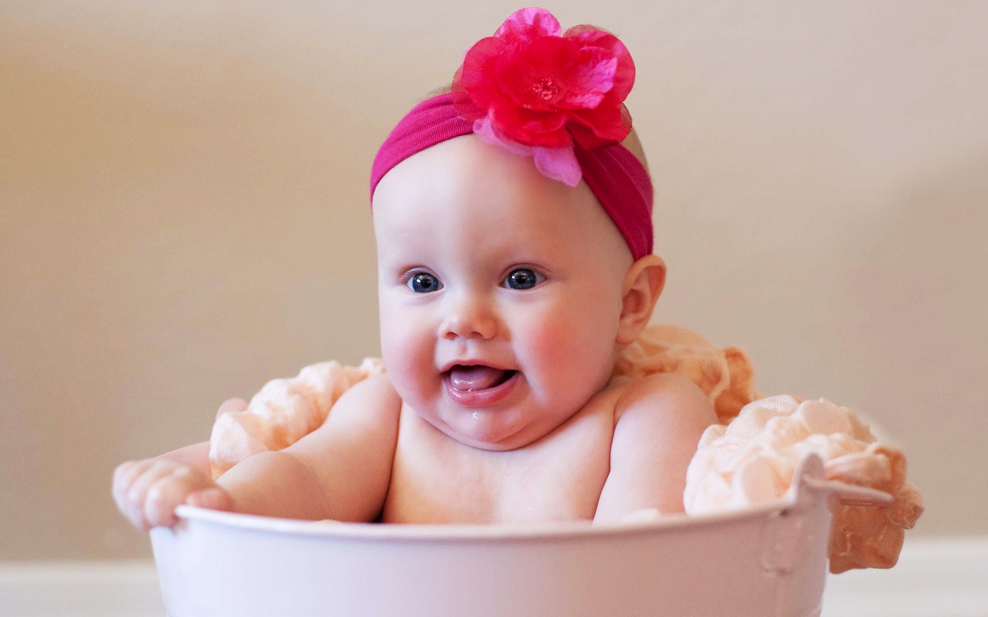 Cutest Baby Girl Wallpapers HD Wallpapers 1920x1200