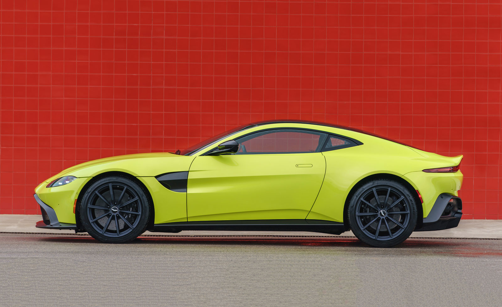 The All New Aston Martin Vantage Re Wallpaper