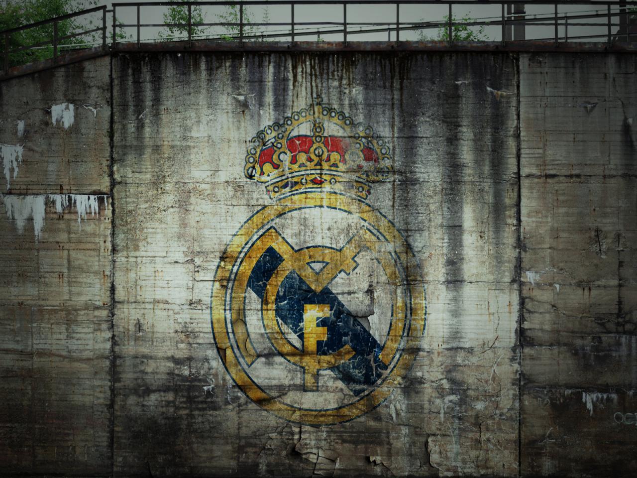 Real Madrid Logo In Graffiti Style For Wallpaper HD
