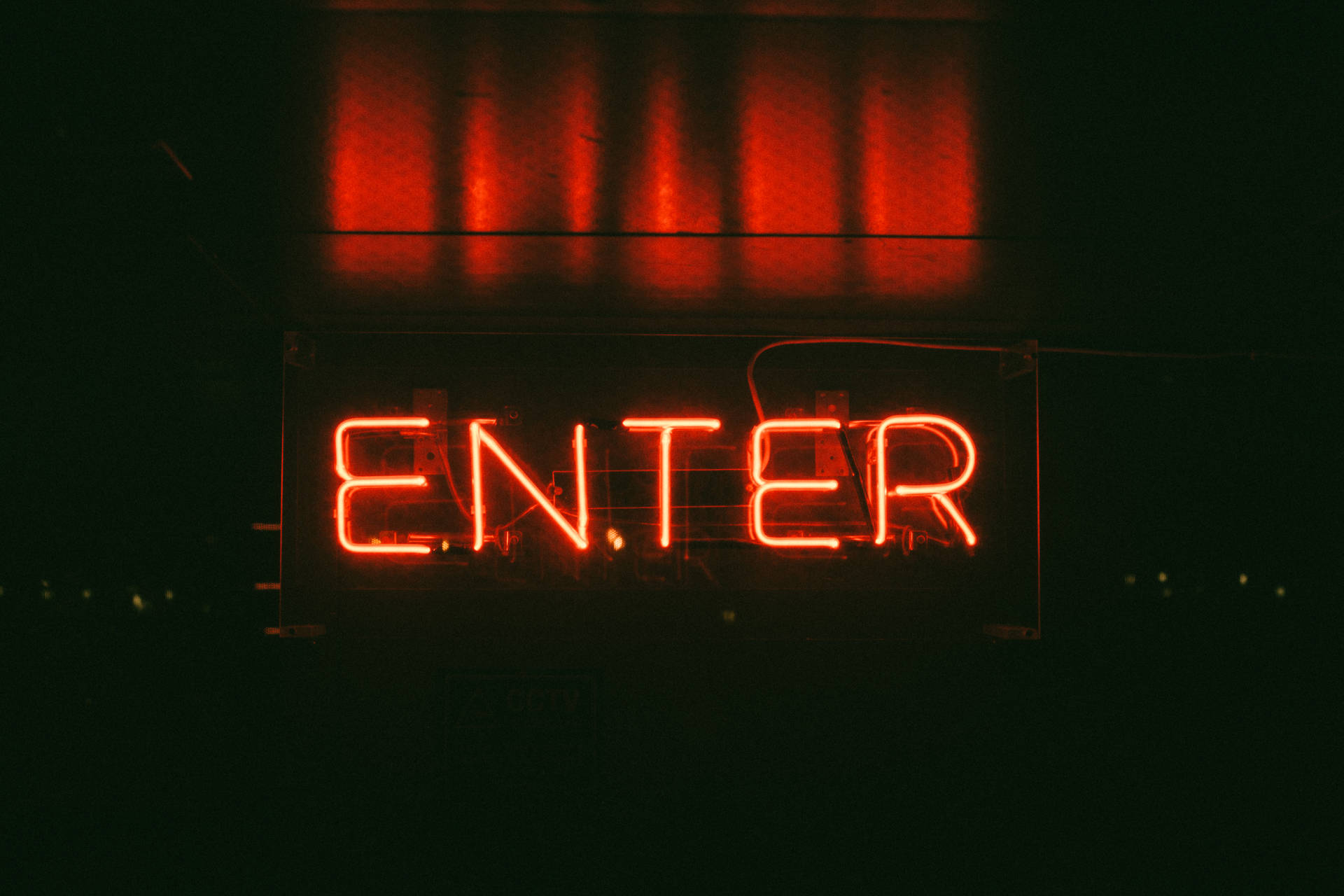4k Neon iPhone Wallpaper