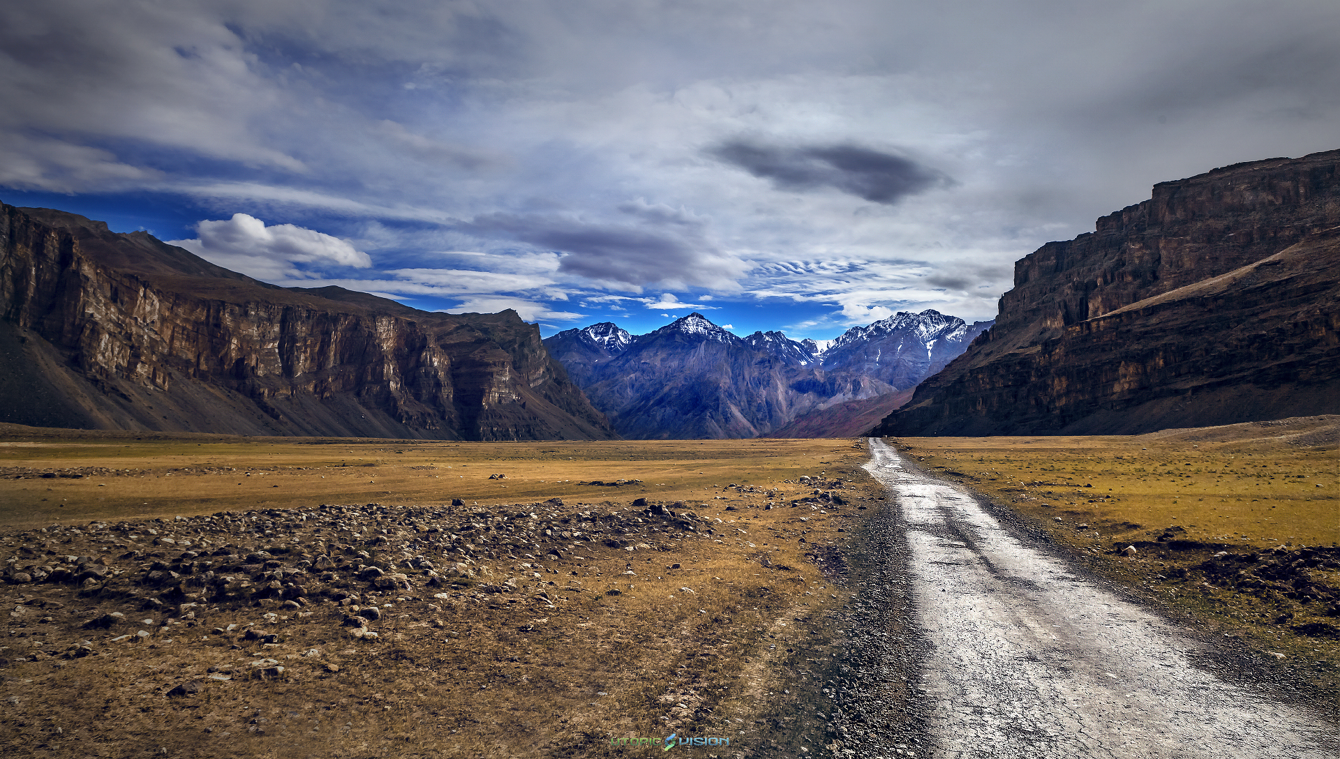 On The Road To Spiti Valley North India Wallpaper
