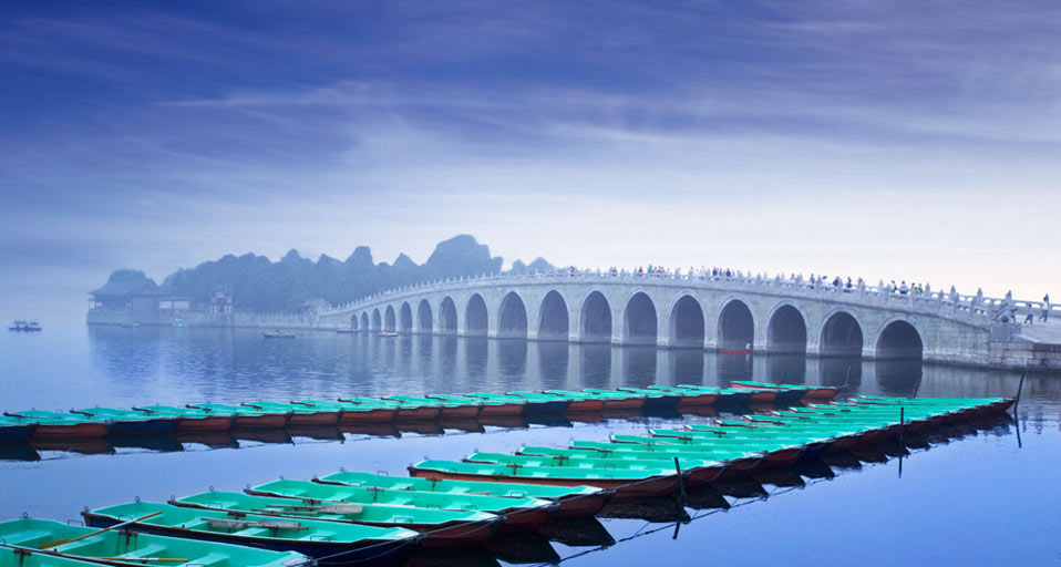 Seventeen Arch Bridge Kunming Lake At The Summer