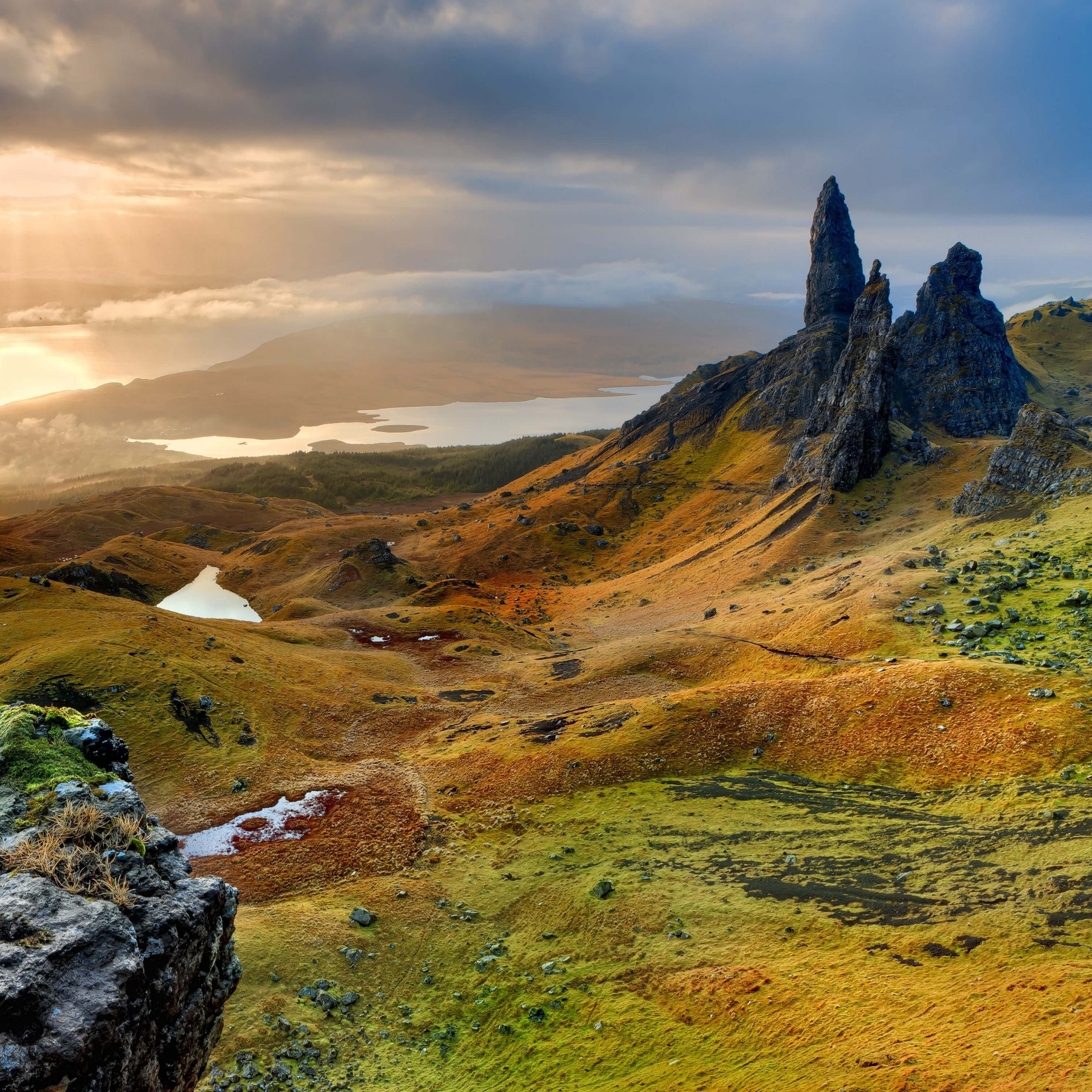 Man Of Storr Isle Skye Scotland Wallpaper For Apple iPhone Plus