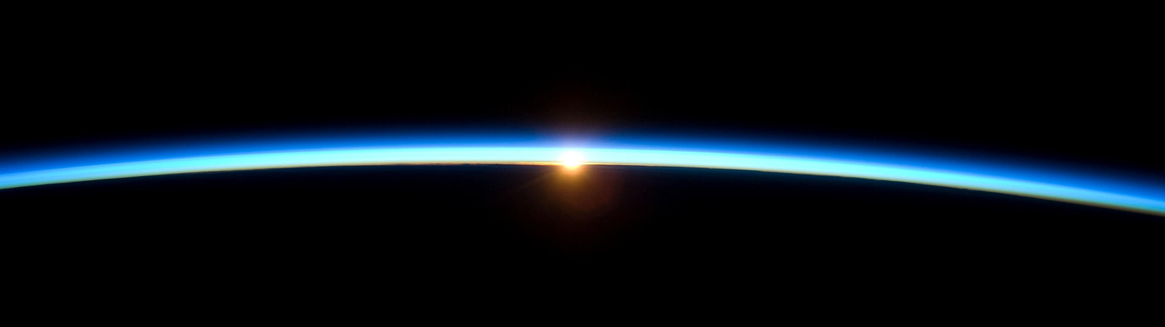 Gpw Nasa Iss021 Sunset Thin Blue Line Of The Atmosphere High