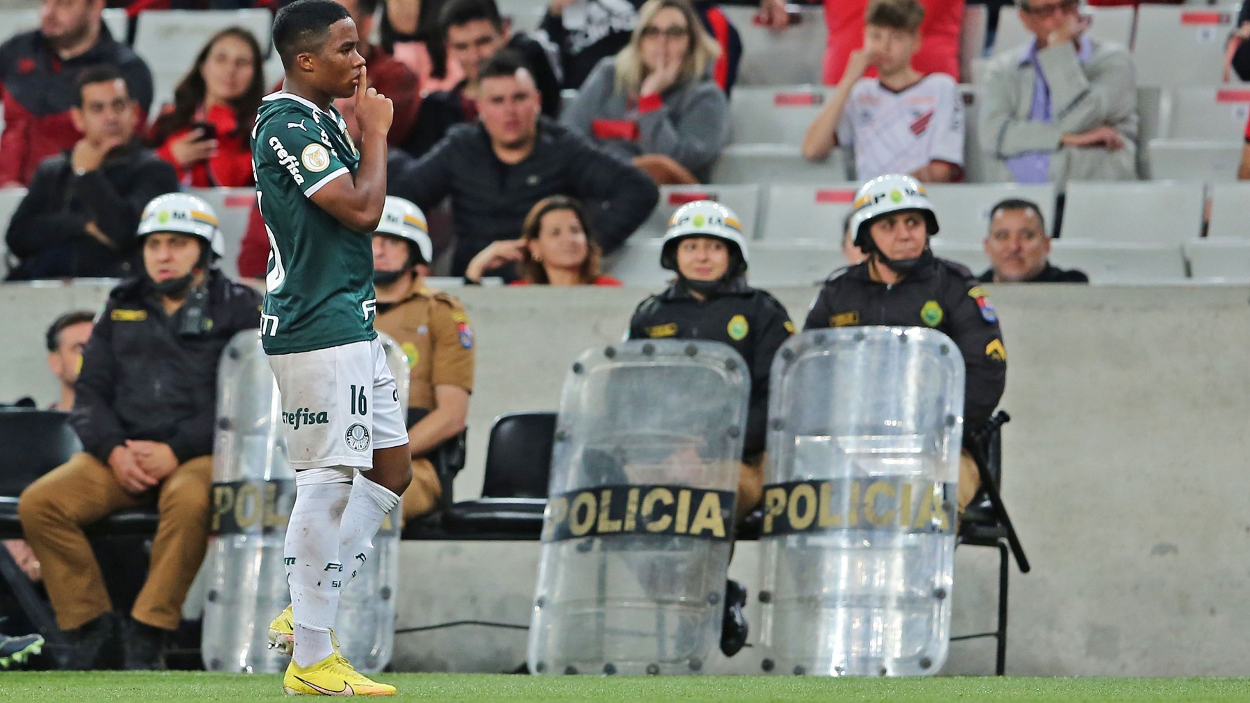 Endrick Felipe of Palmeiras gestures during a soccer match