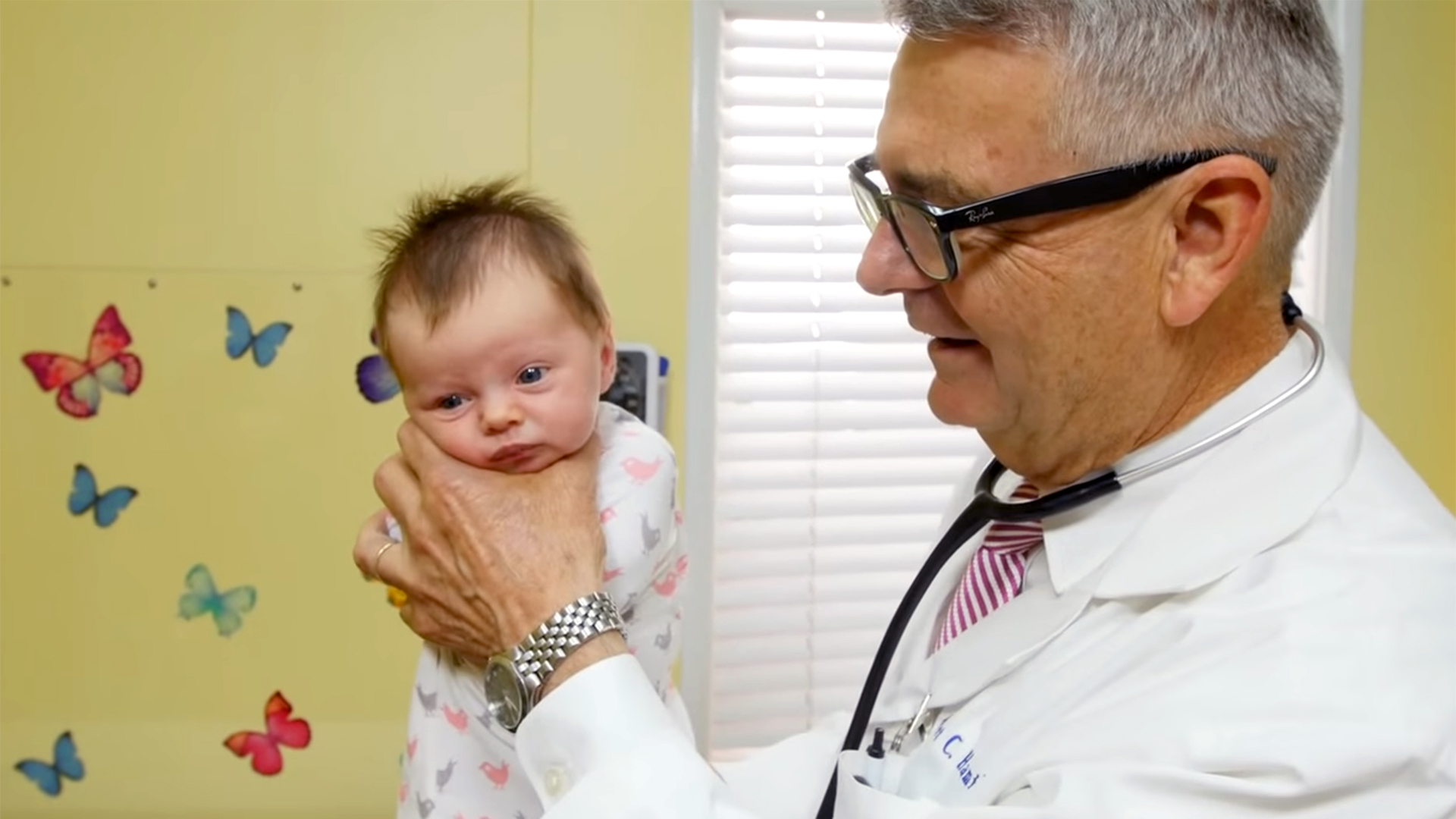 Pediatrician Shows How To Calm A Crying Baby In Seconds
