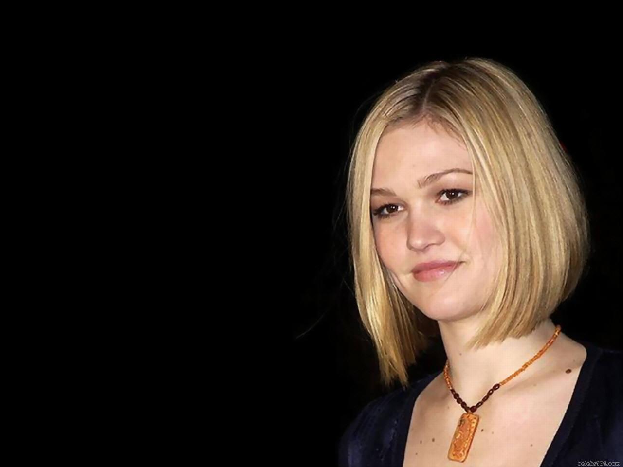 Julia Stiles High Quality Wallpaper Size Of