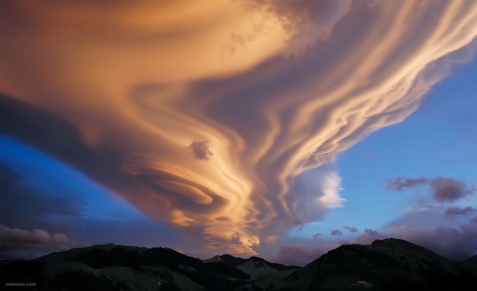 Stunning And Beautiful Clouds Photos Wallpaper