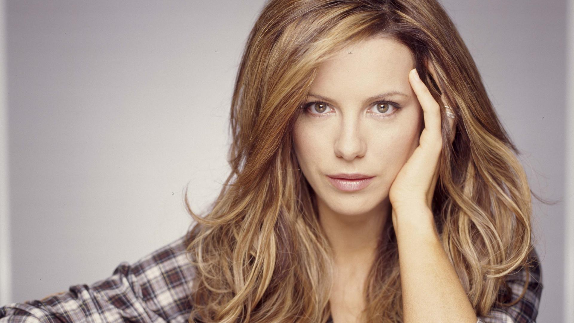 Kate Beckinsale Wallpaper High Resolution And Quality