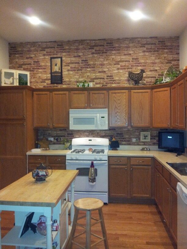 This Homeowner Used Some Brick Paper In Her Kitchen It Blends Well