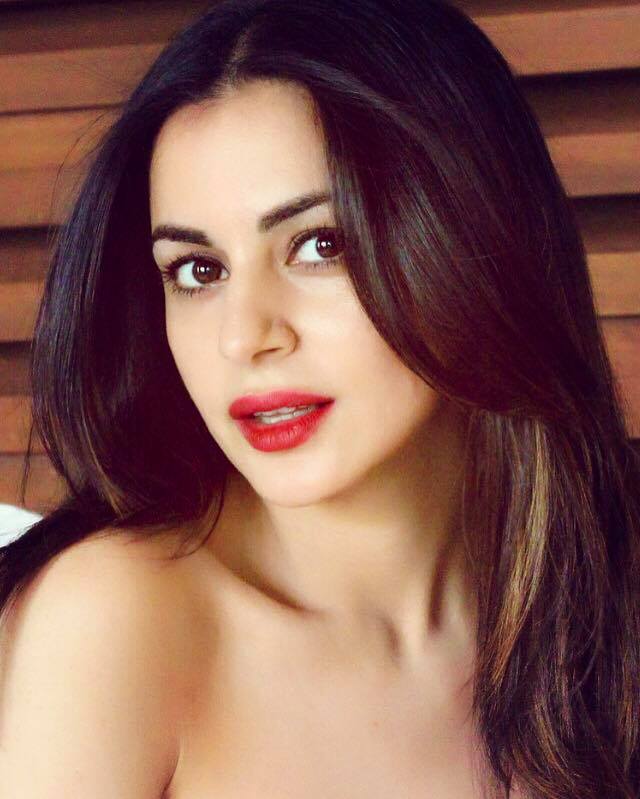 Shraddha Arya Wallpaper And Best Pictures Collection Bollywood