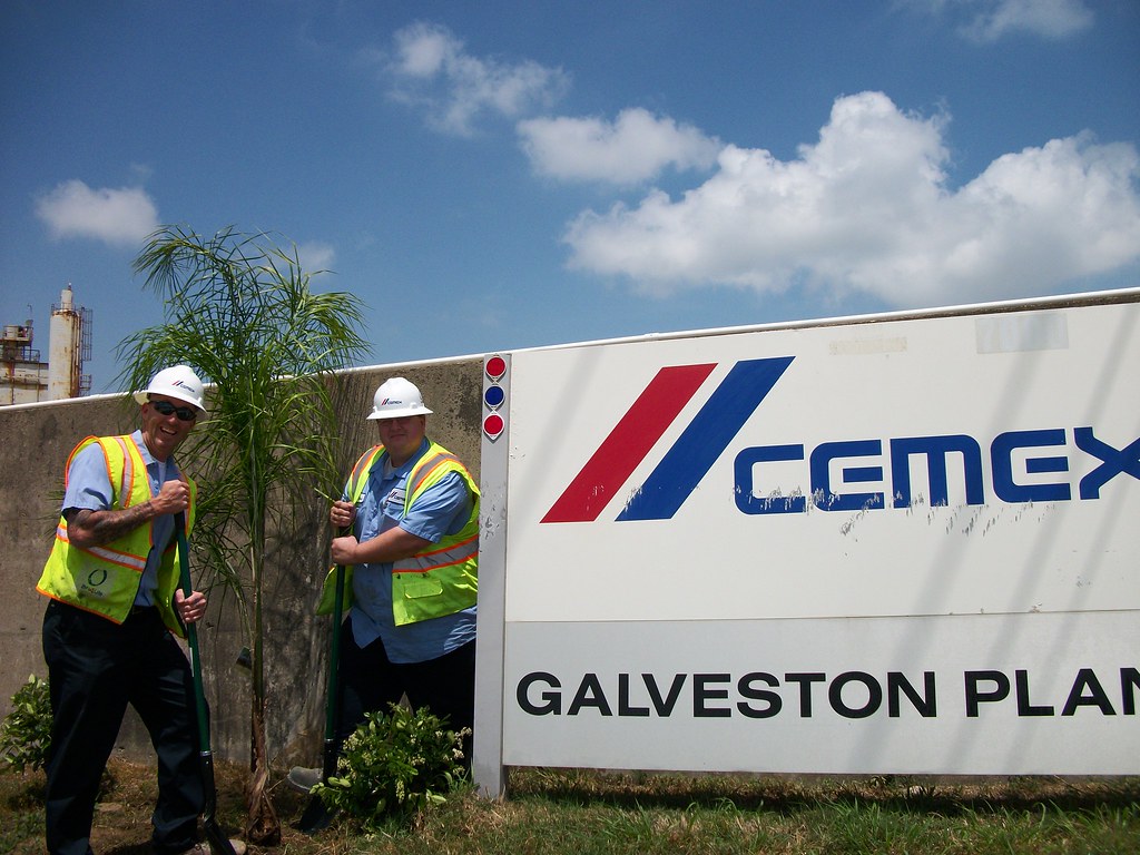 Cemex Usa Galveston Earth Day Tree Planting Many Emplo