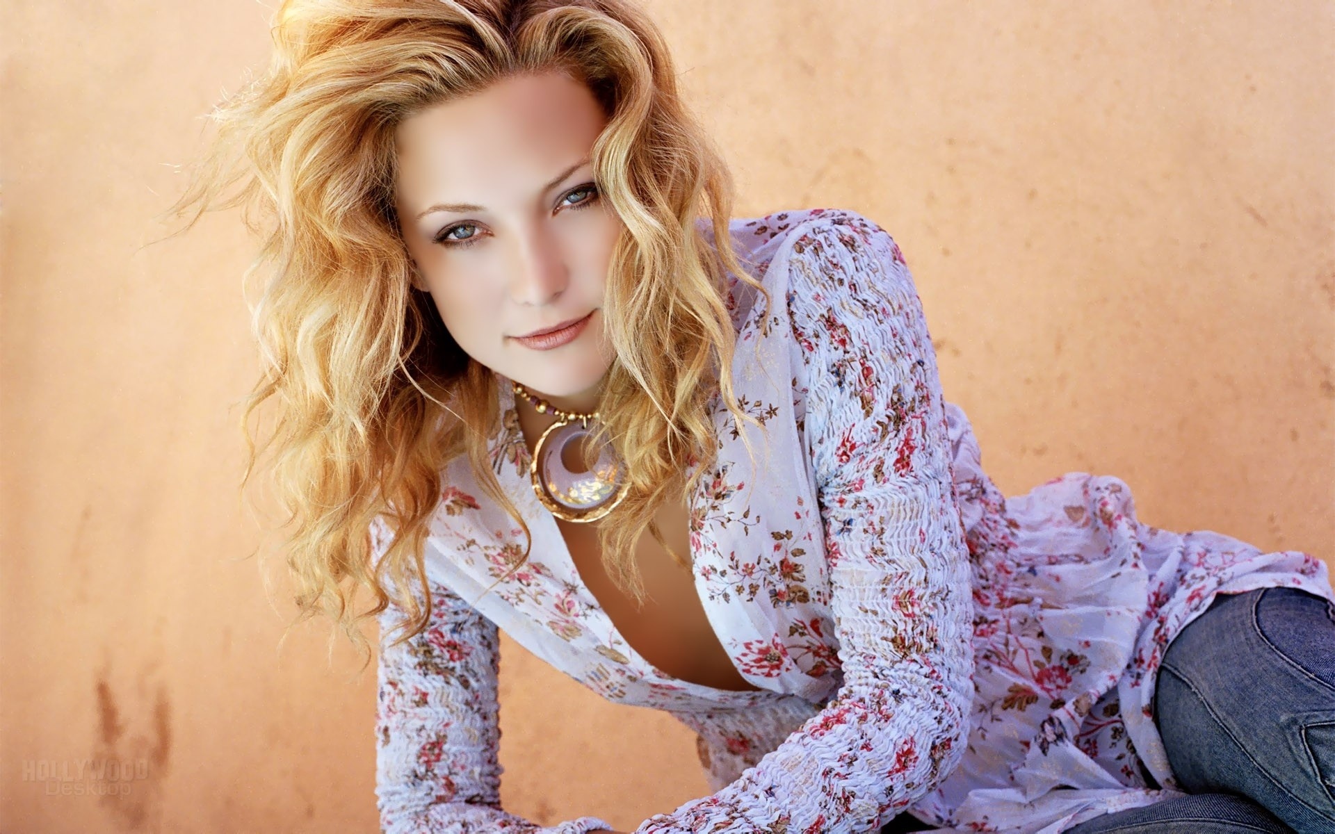Kate Hudson HD Wallpaper
