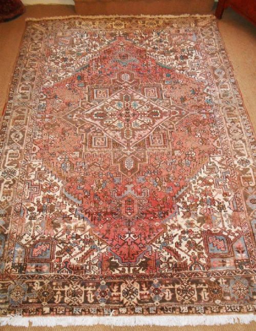 Antique Rugs Heriz Persian Carpet Rug Wallpaper