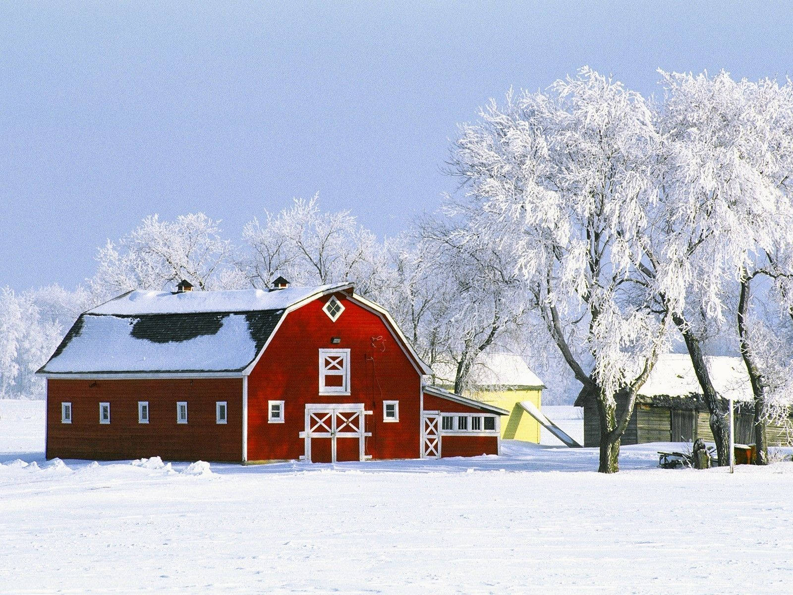 Red Farmhouse In Winter Lhqraczgai6nx5o1 Wallpaper