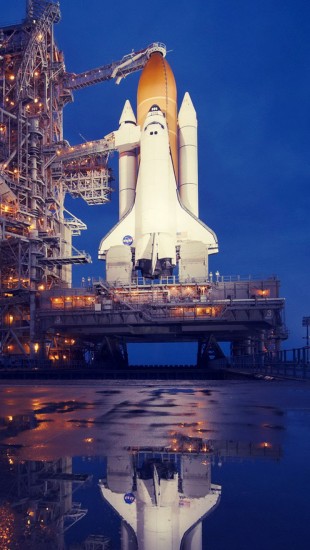 Spaceship Nasa iPhone Wallpaper