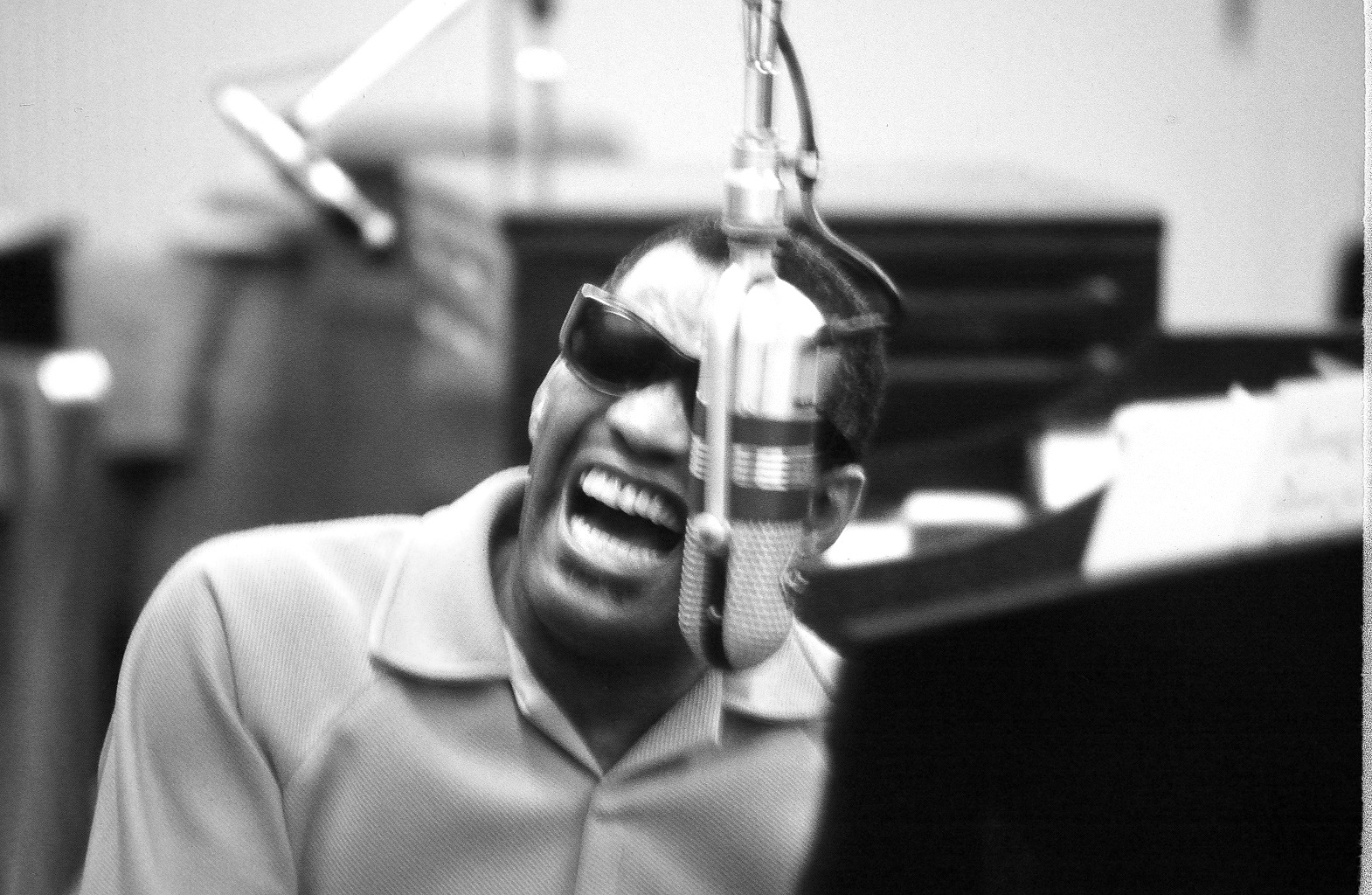 The Late Joe Cocker Paid Tribute To Ray Charles In Studio