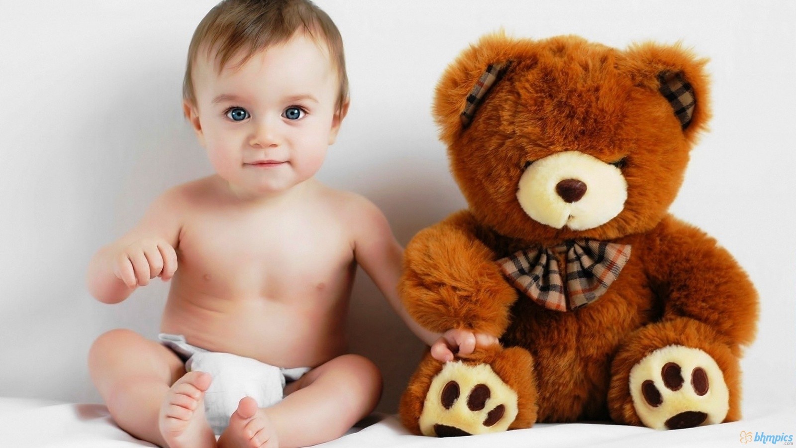 Cute Little Baby Boy And Teddy Bear HD Wallpaper Babies