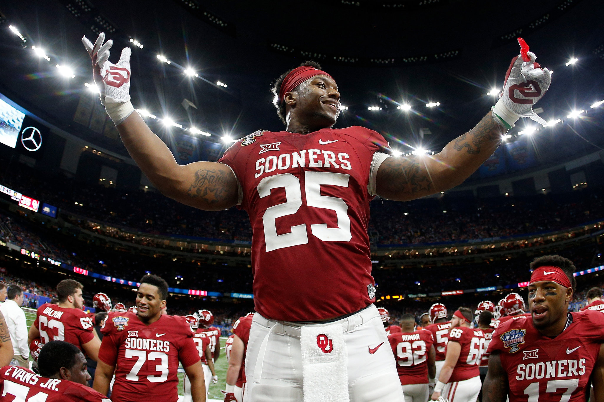 Brent Musburgers Praise of Joe Mixon Who Punched Woman in 14
